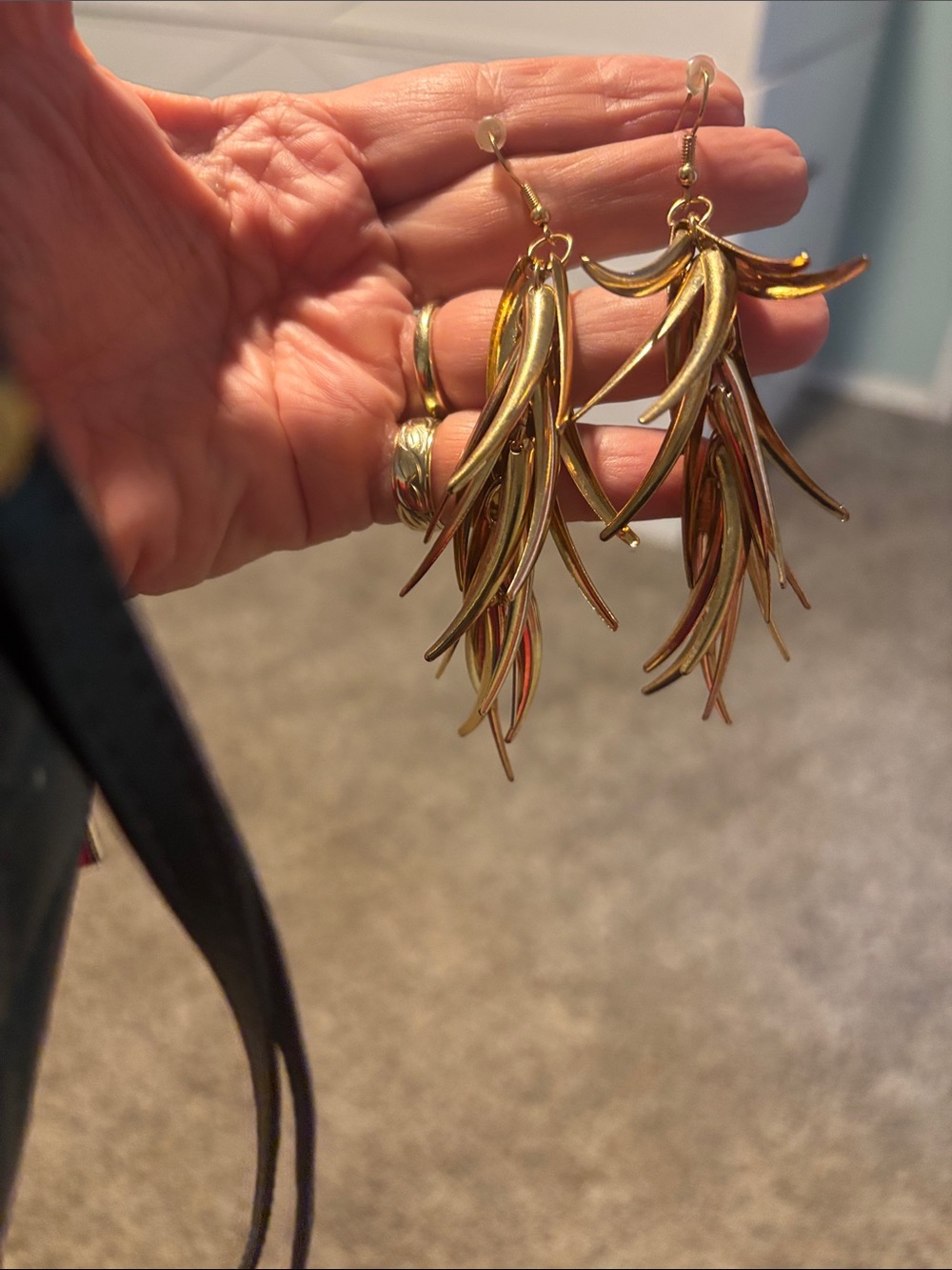 Gold tone Dangle Leaf Cluster Earrings - Women Jewelry